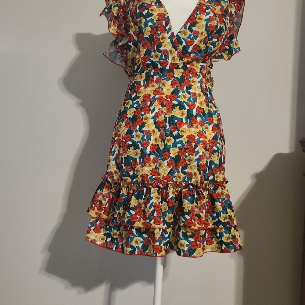 Floral backless ruffle dress - Picture 2 of 10